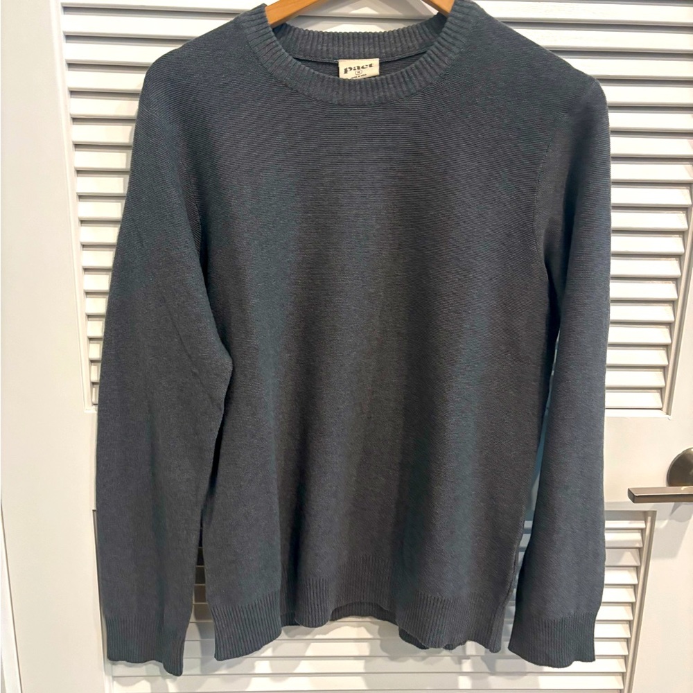 Men’s grey Pact sweater crew neck organic